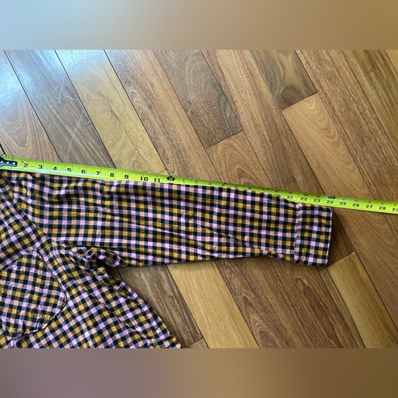 Old Navy Women’s Button Up - Picture 5 of 6